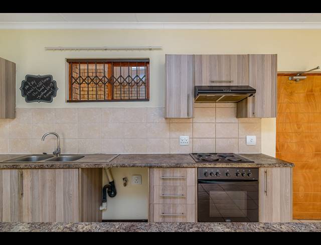 2 BEDROOM APARTMENT FOR SALE IN RANDPARK RIDGE